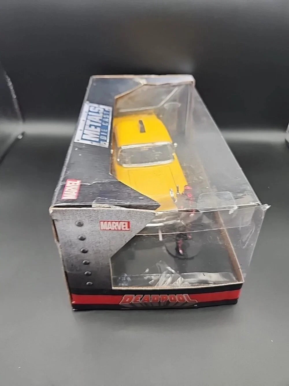 Jada Toys Marvel DEADPOOL & 1957 CHEVY BEL AIR 1:24 Diecast NEW